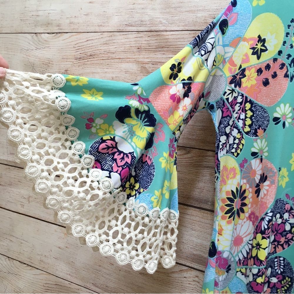 JUDITH MARCH FLORAL DRESS IN TEAL‎ - Picture 4 of 7
